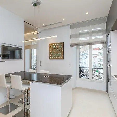 Croisette 4 Bedrooms - 2c Apartment *